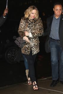 Jennifer Lawrence feet photo thumbnail