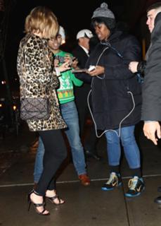 Jennifer Lawrence feet photo thumbnail