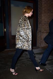 Jennifer Lawrence feet photo thumbnail