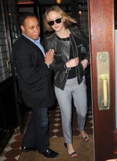 Jennifer Lawrence feet photo thumbnail
