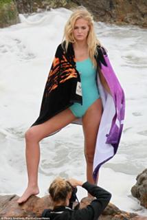 Erin Heatherton feet photo thumbnail