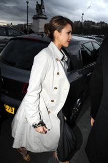 Jessica Alba feet photo thumbnail