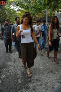 Jacqueline Fernandez feet photo thumbnail