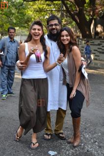 Jacqueline Fernandez feet photo thumbnail