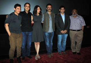 Anushka Sharma feet photo thumbnail