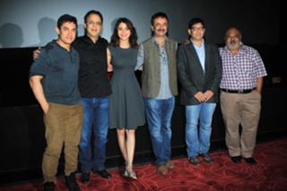 Anushka Sharma feet photo thumbnail