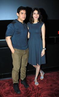 Anushka Sharma feet photo thumbnail