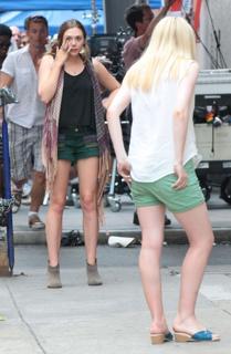 Dakota Fanning feet photo thumbnail