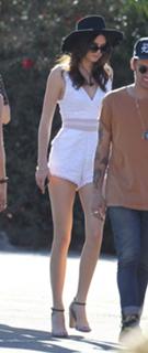 Kendall Jenner feet photo thumbnail
