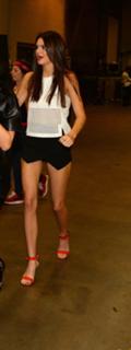 Kendall Jenner feet photo thumbnail