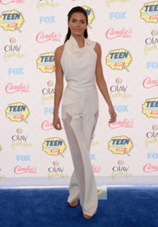 Kendall Jenner feet photo thumbnail