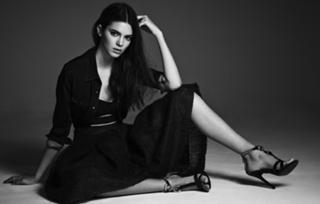 Kendall Jenner feet photo thumbnail