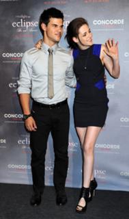 Kristen Stewart feet photo thumbnail