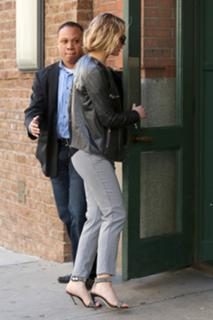 Jennifer Lawrence feet photo thumbnail
