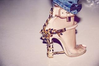 Rihanna feet photo thumbnail