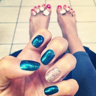 Shay Mitchell feet photo thumbnail