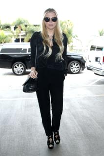 Kesha feet photo thumbnail
