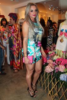 Juliana Salimeni feet photo thumbnail