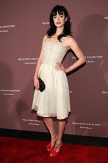 Krysten Ritter feet photo thumbnail