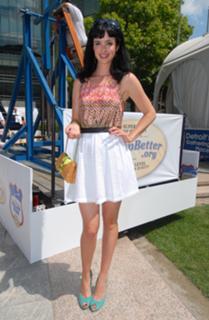 Krysten Ritter feet photo thumbnail
