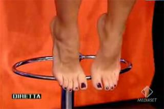 Ilary Blasi feet photo 2