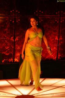 Raai Laxmi feet photo thumbnail