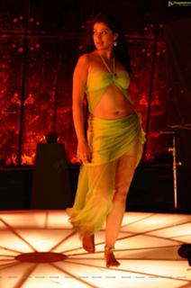 Raai Laxmi feet photo thumbnail