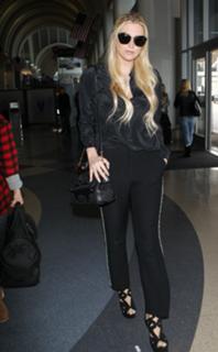 Kesha feet photo thumbnail