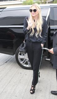 Kesha feet photo thumbnail