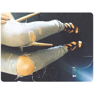Debby Ryan feet photo thumbnail