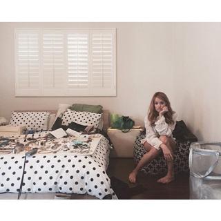 Debby Ryan feet photo thumbnail