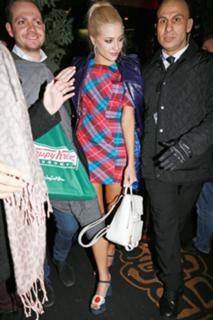 Pixie Lott feet photo thumbnail