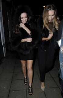 Kelly Brook feet photo thumbnail