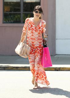 Selma Blair feet photo thumbnail