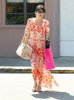 Selma Blair feet photo thumbnail