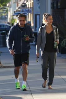 Jessica Alba feet photo thumbnail