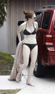 Julianne Moore feet photo thumbnail