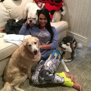 Gracyanne Barbosa feet photo thumbnail