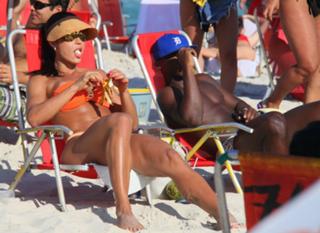 Gracyanne Barbosa feet photo thumbnail