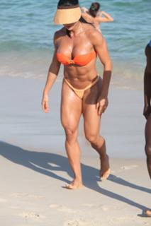 Gracyanne Barbosa feet photo thumbnail