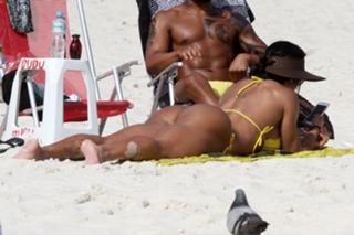 Gracyanne Barbosa feet photo thumbnail