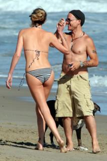 Charlize Theron feet photo thumbnail