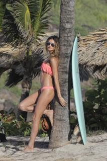 Behati Prinsloo feet photo thumbnail
