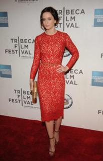 Emily Blunt feet photo thumbnail
