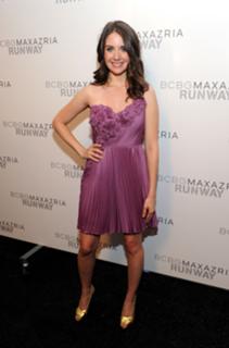 Alison Brie feet photo thumbnail