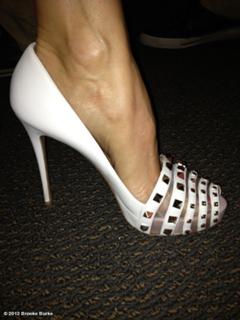 Brooke Burke feet photo thumbnail