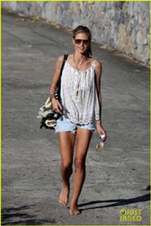 Heidi Klum feet photo thumbnail