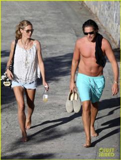 Heidi Klum feet photo thumbnail