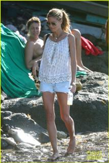Heidi Klum feet photo thumbnail