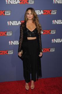 Chrissy Teigen feet photo thumbnail